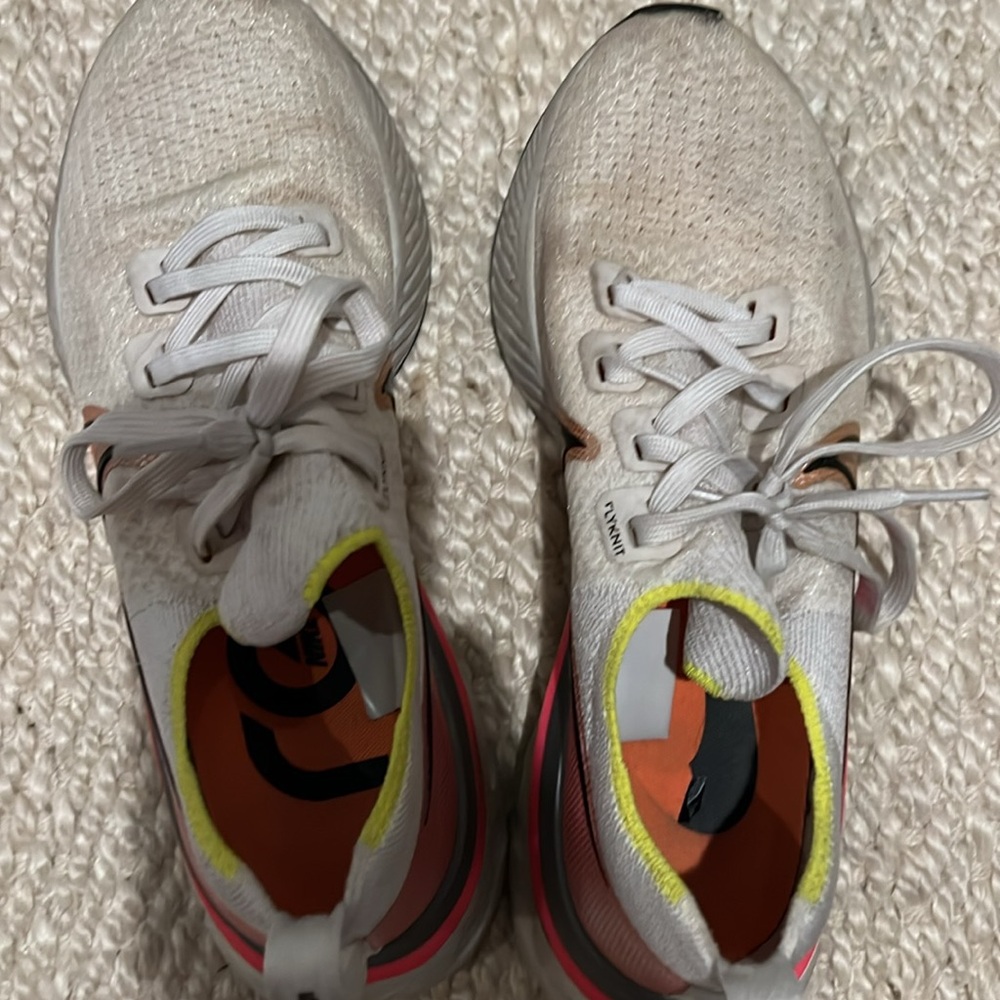 Nike Flyknit I finity React Running Shoe - Picture 4 of 9